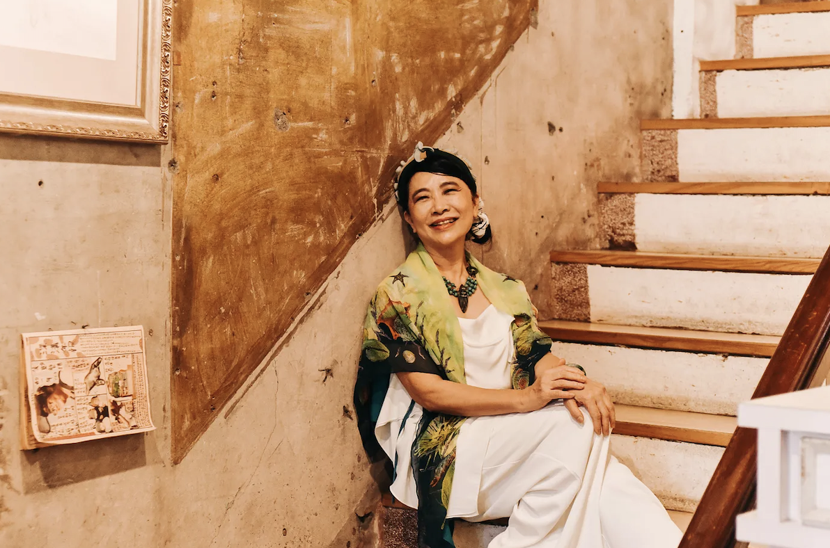 「我有一個美麗的事業，還可以幫別人打扮得很漂亮。」—— 世代聯手，綻放青春正美