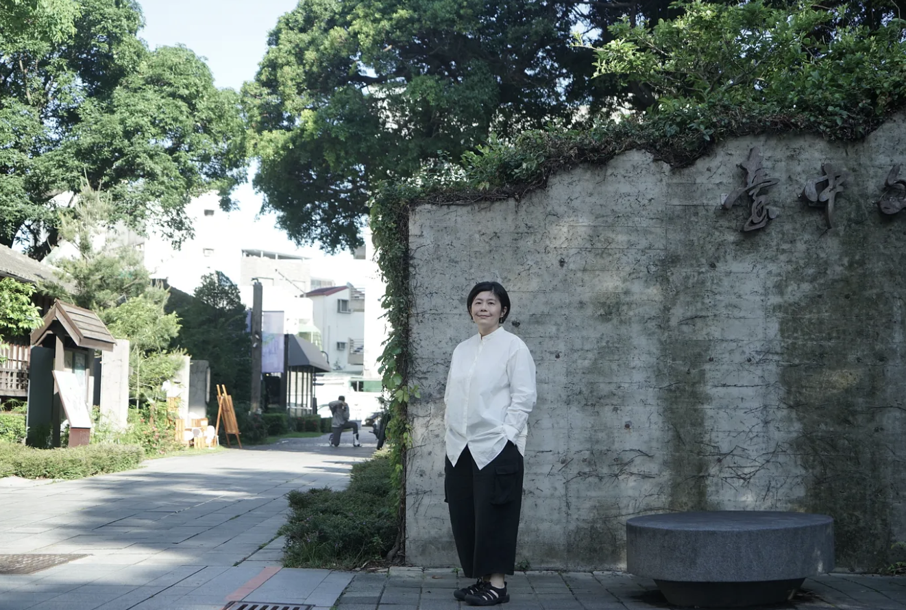 陽光、同志與光怪陸離：劉梓潔的台中書寫與漫遊日常